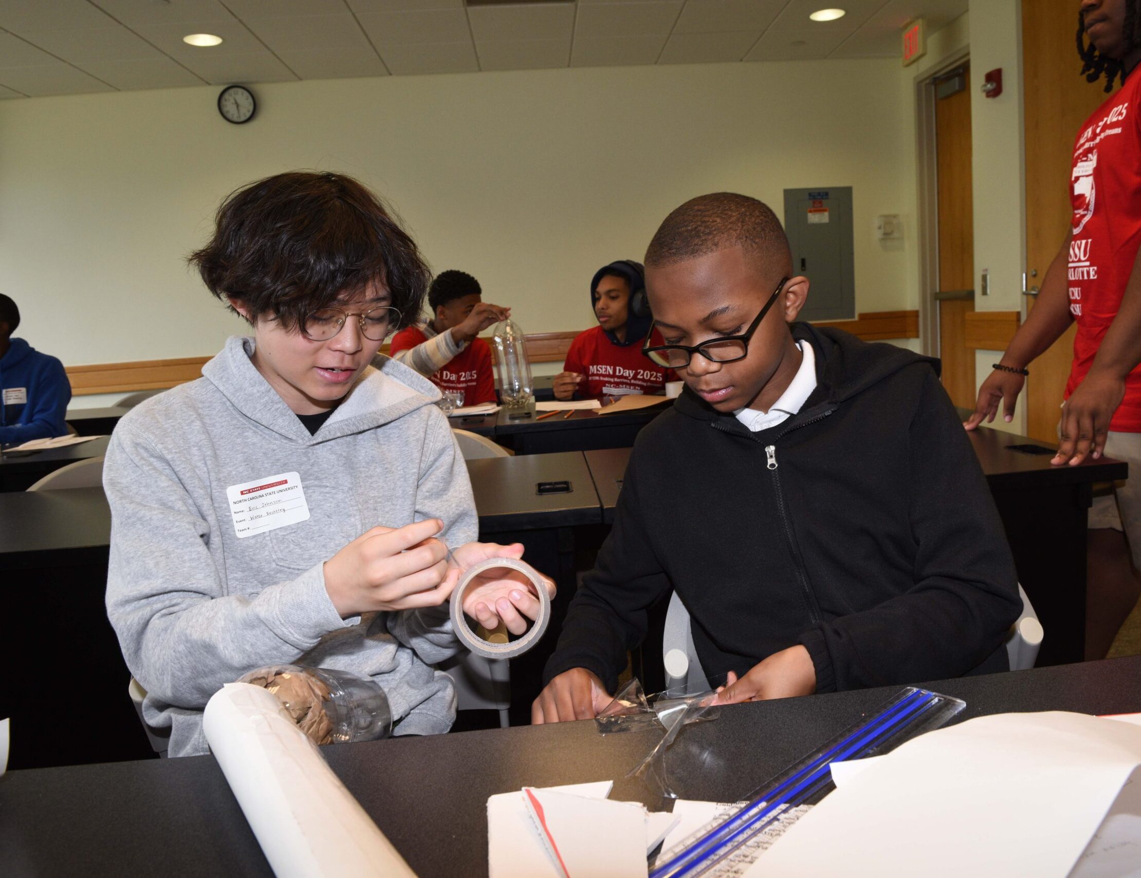 2 students work on a STEM project in a classroom
